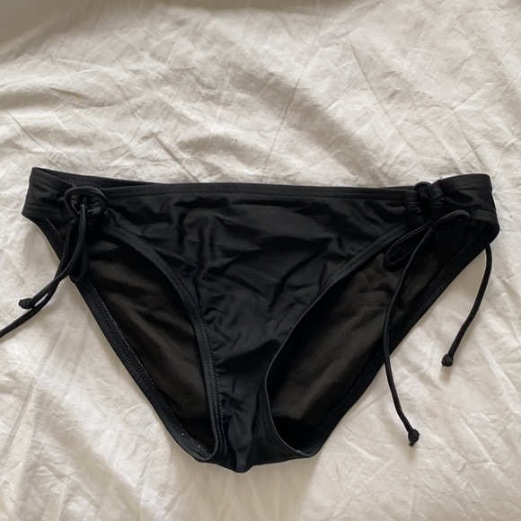 Triangle bikini - Picture 7 of 8